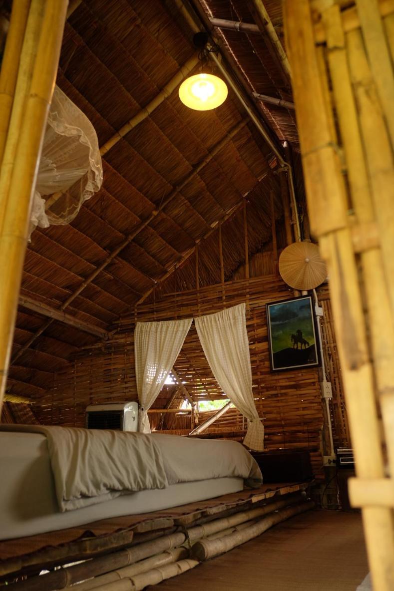 Royal Mountain Hut Hotel Ratchaburi Quarto foto