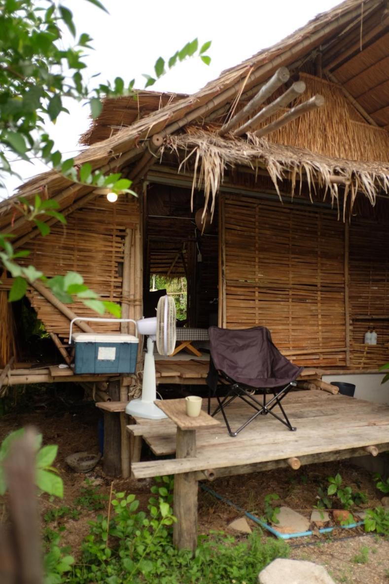 Royal Mountain Hut Hotel Ratchaburi Quarto foto
