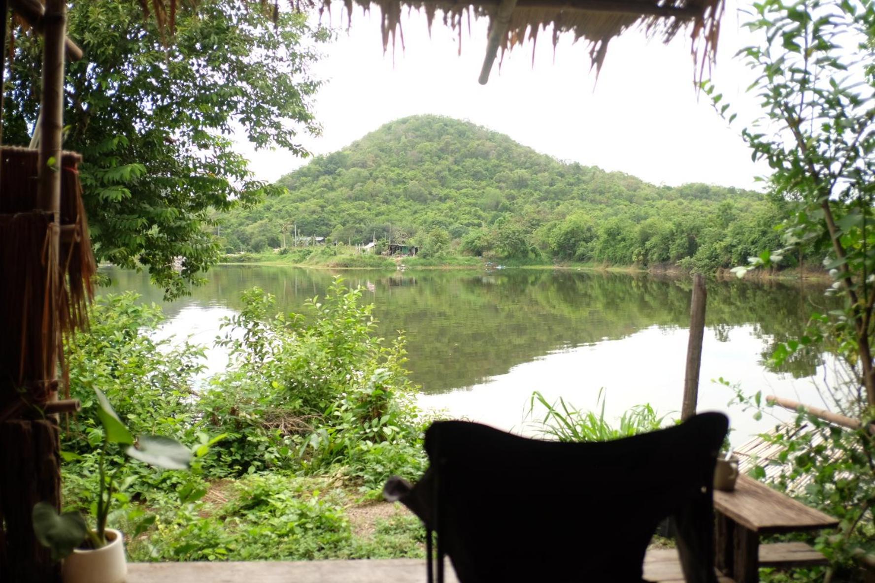 Royal Mountain Hut Hotel Ratchaburi Quarto foto