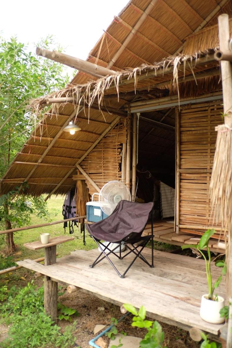 Royal Mountain Hut Hotel Ratchaburi Quarto foto